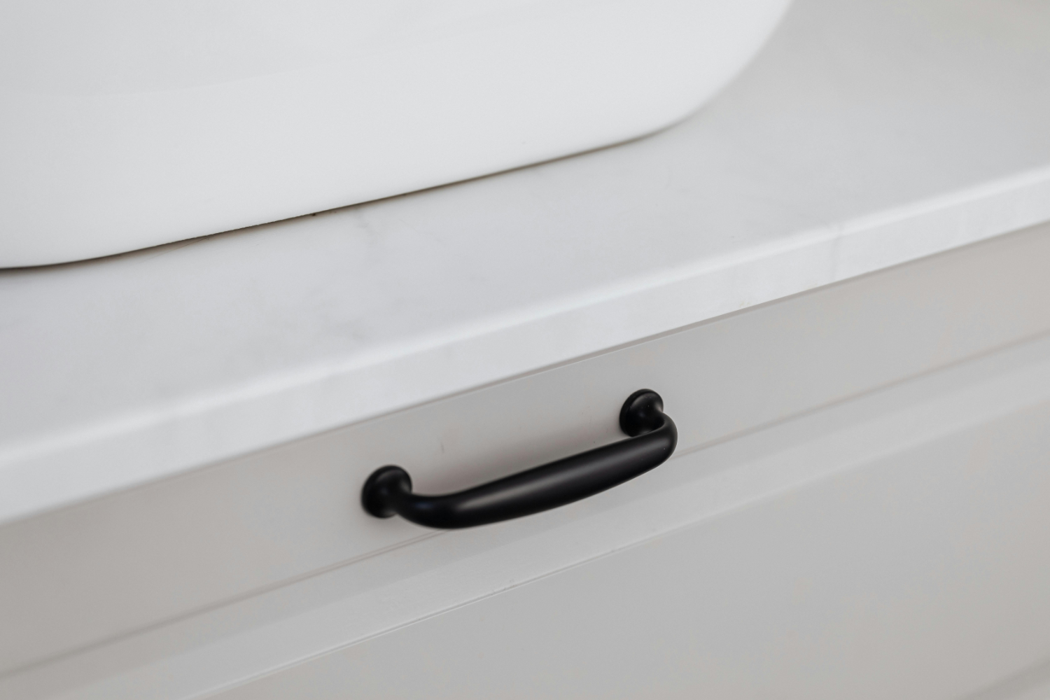 Ekskluzywne uchwyty do mebli – jak wybrać te najlepsze?