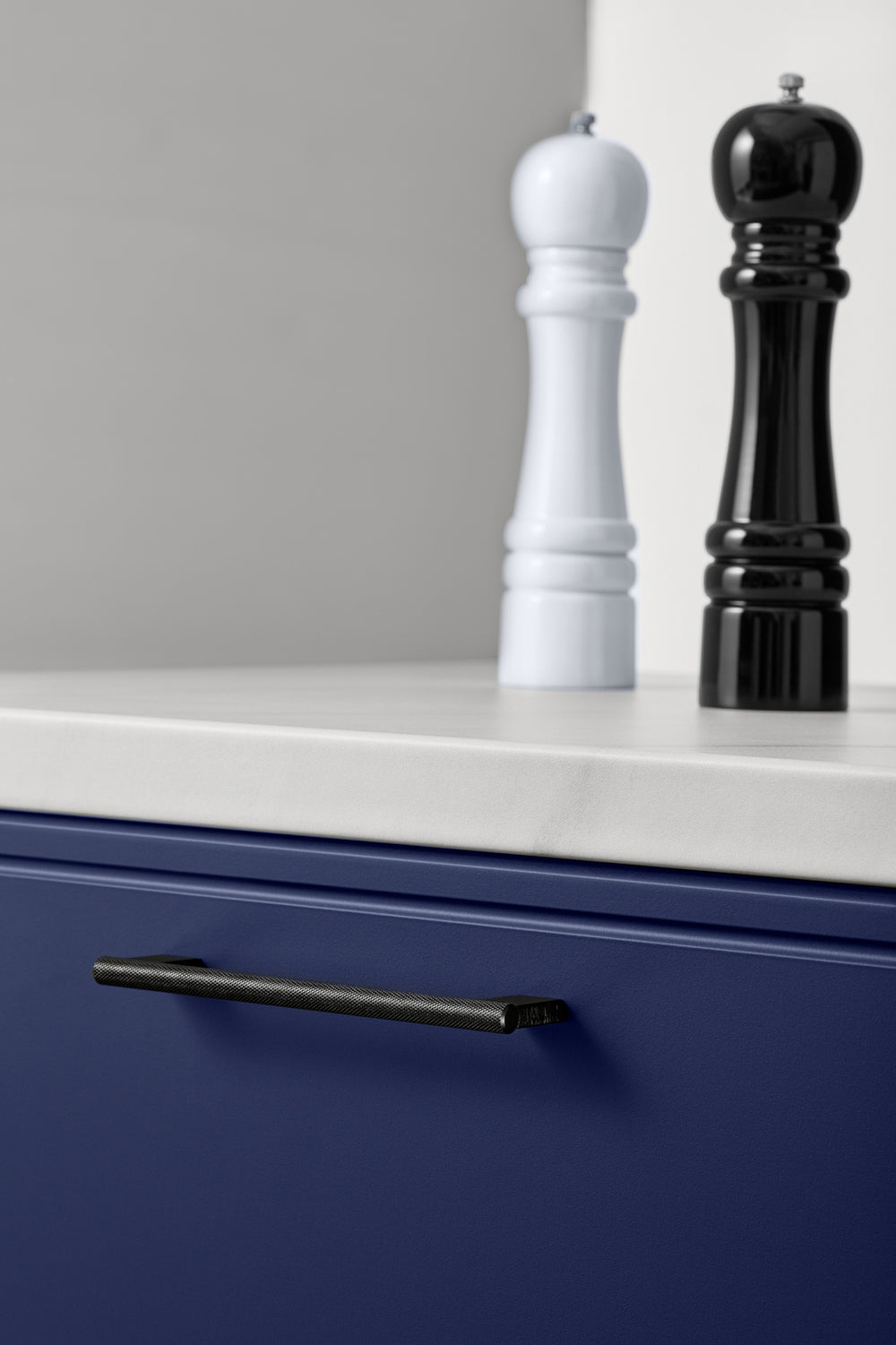 Uchwyt meblowy U106 (czarny)